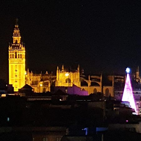 Avanti La Campana, Con Un Balcon Que Te Enamorara Del Ambiente De Sevilla Exterior foto