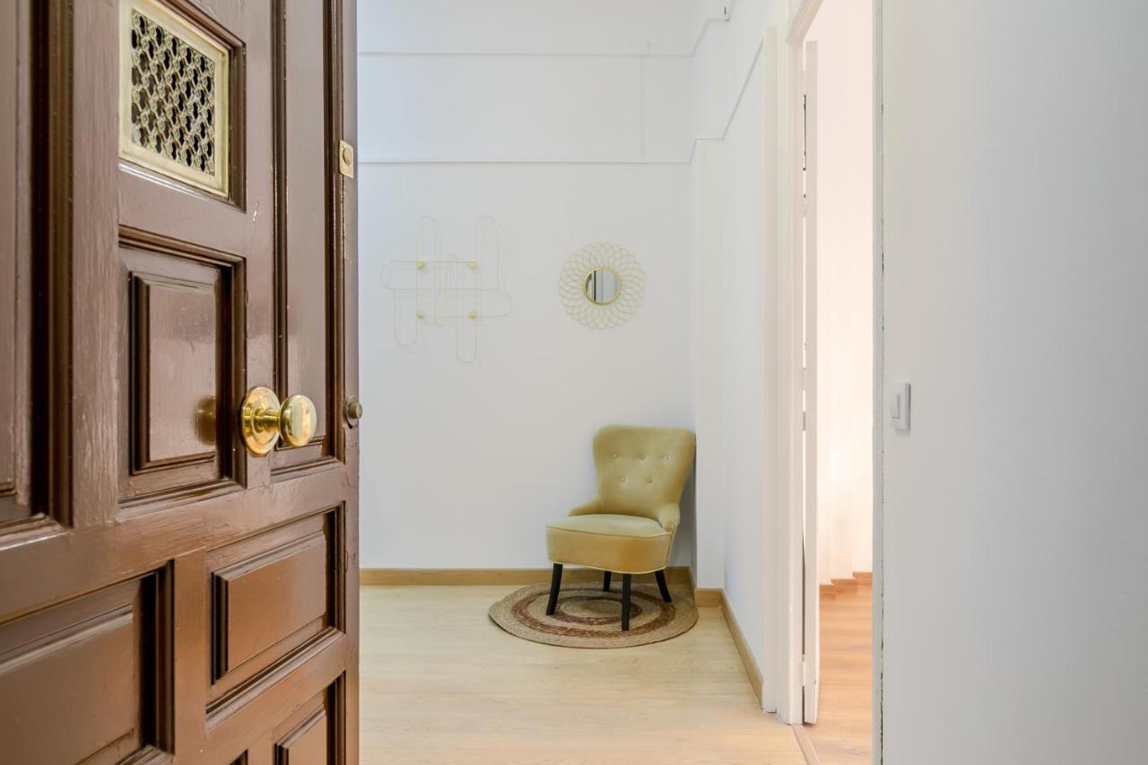 Avanti La Campana, Con Un Balcon Que Te Enamorara Del Ambiente De Sevilla Exterior foto