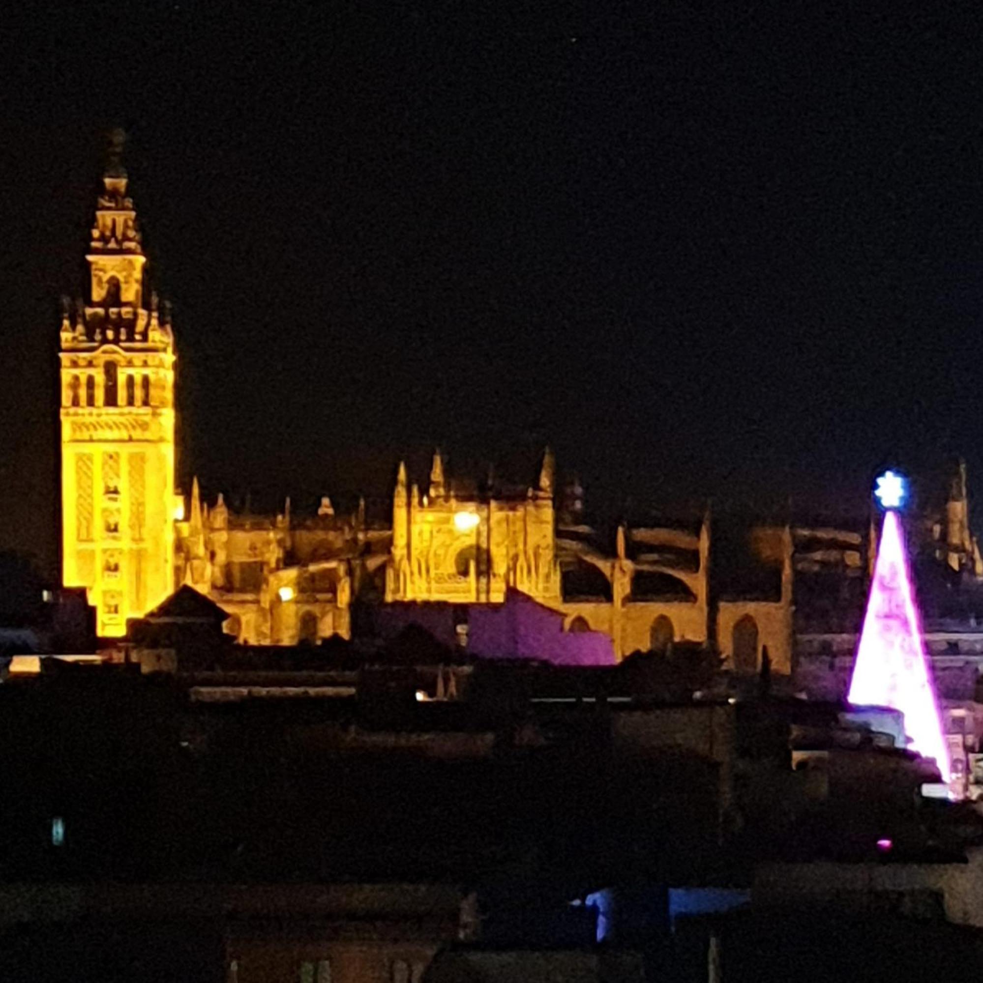 Avanti La Campana, Con Un Balcon Que Te Enamorara Del Ambiente De Sevilla Exterior foto